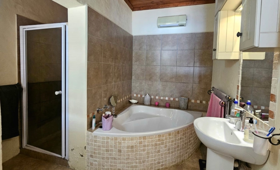 6 Bedroom Property for Sale in Malgas Western Cape